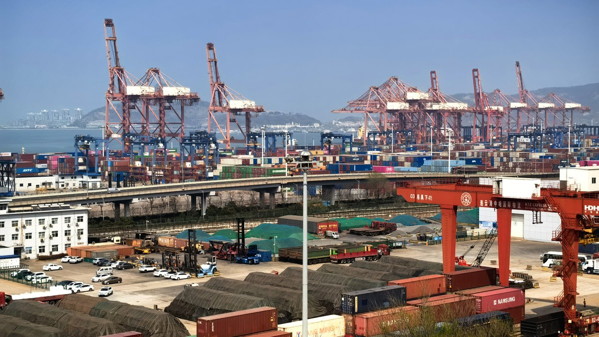 Container terminal in China &mdash; freight rates from China to Bahrain