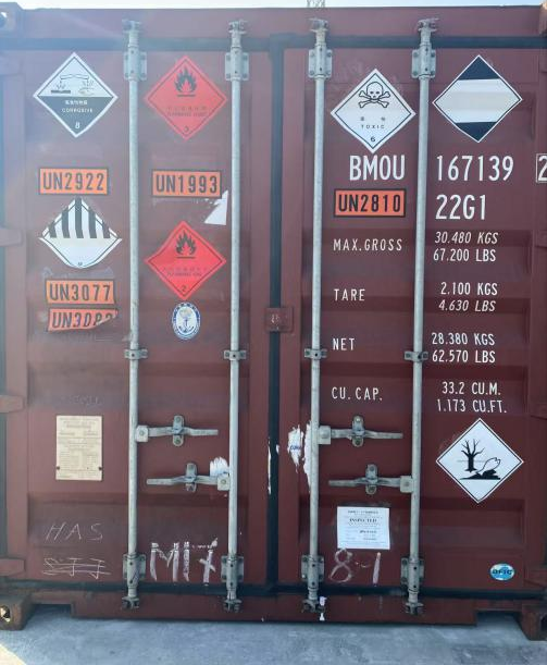 Container with correct full placarding for mixed cargo including both fully regulated DG and LQ goods