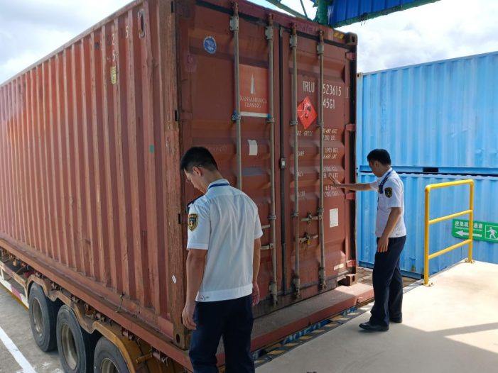 Compromised container integrity - damaged container body