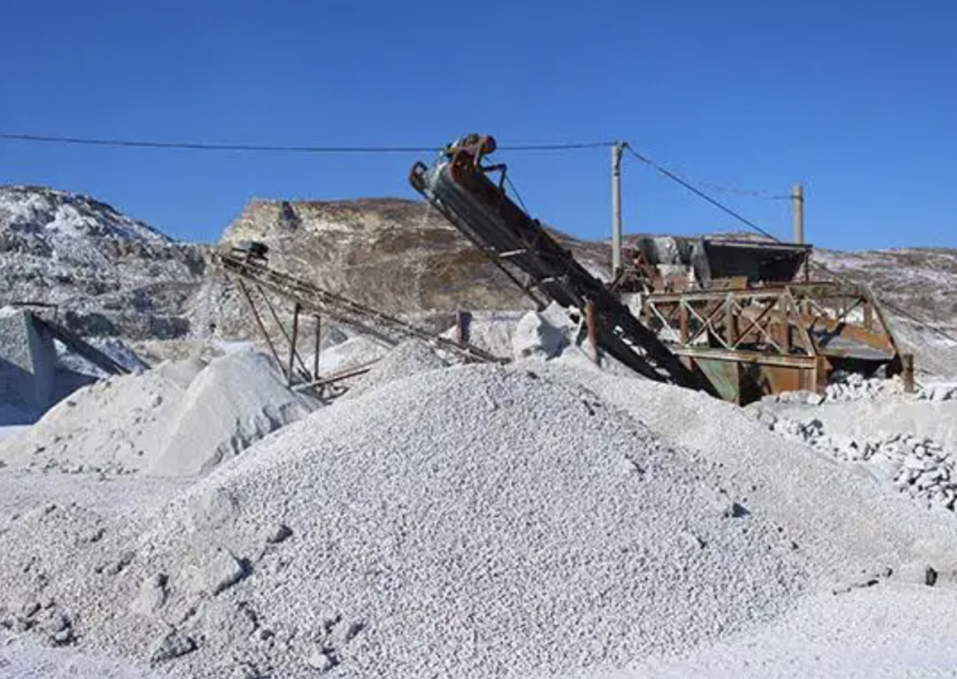 Magnesite and Magnesite Fines - IMSBC Code Group C and Group A classification for bulk cargo shipping