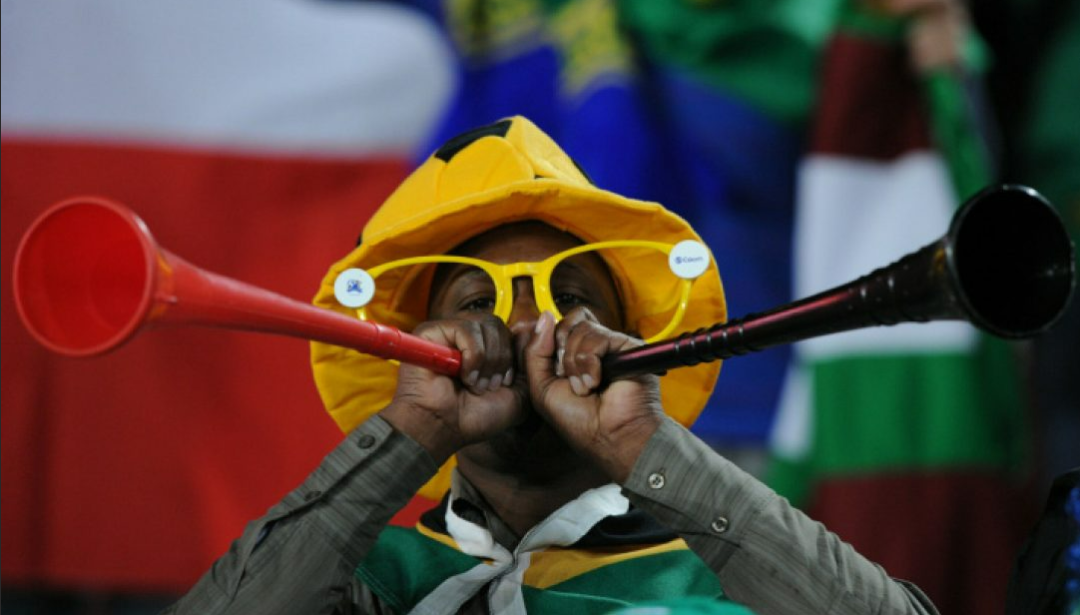 vuvuzela air horn with magnetic components