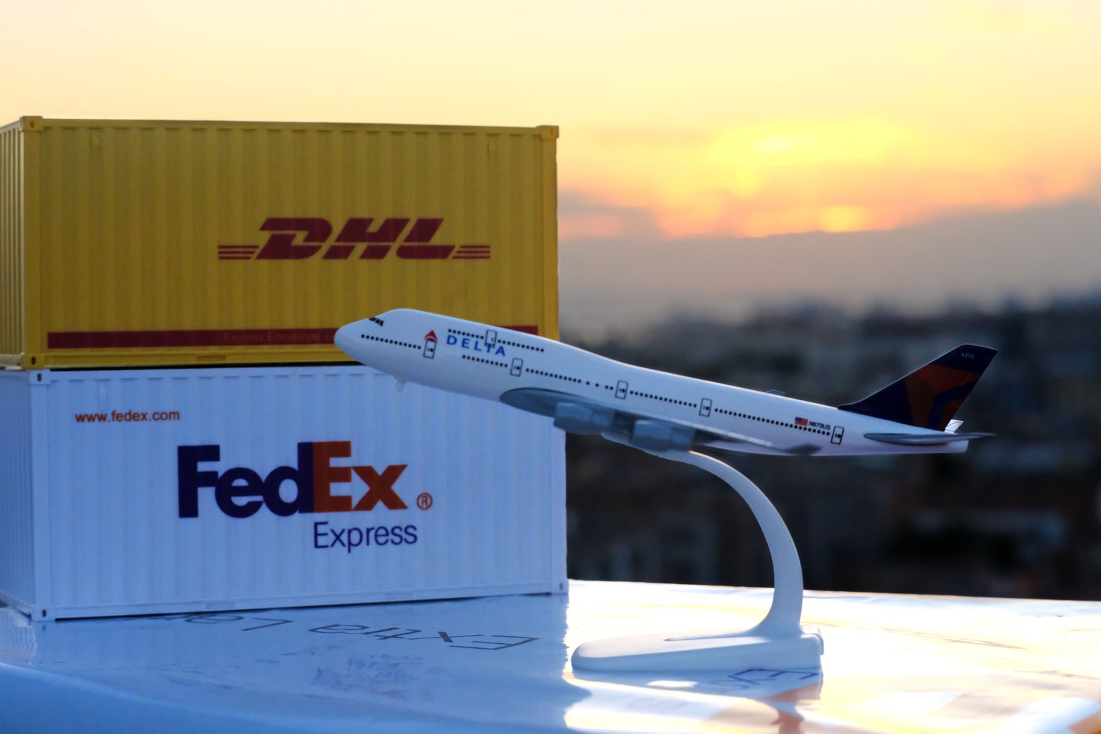 hong kong dhl express freight price list