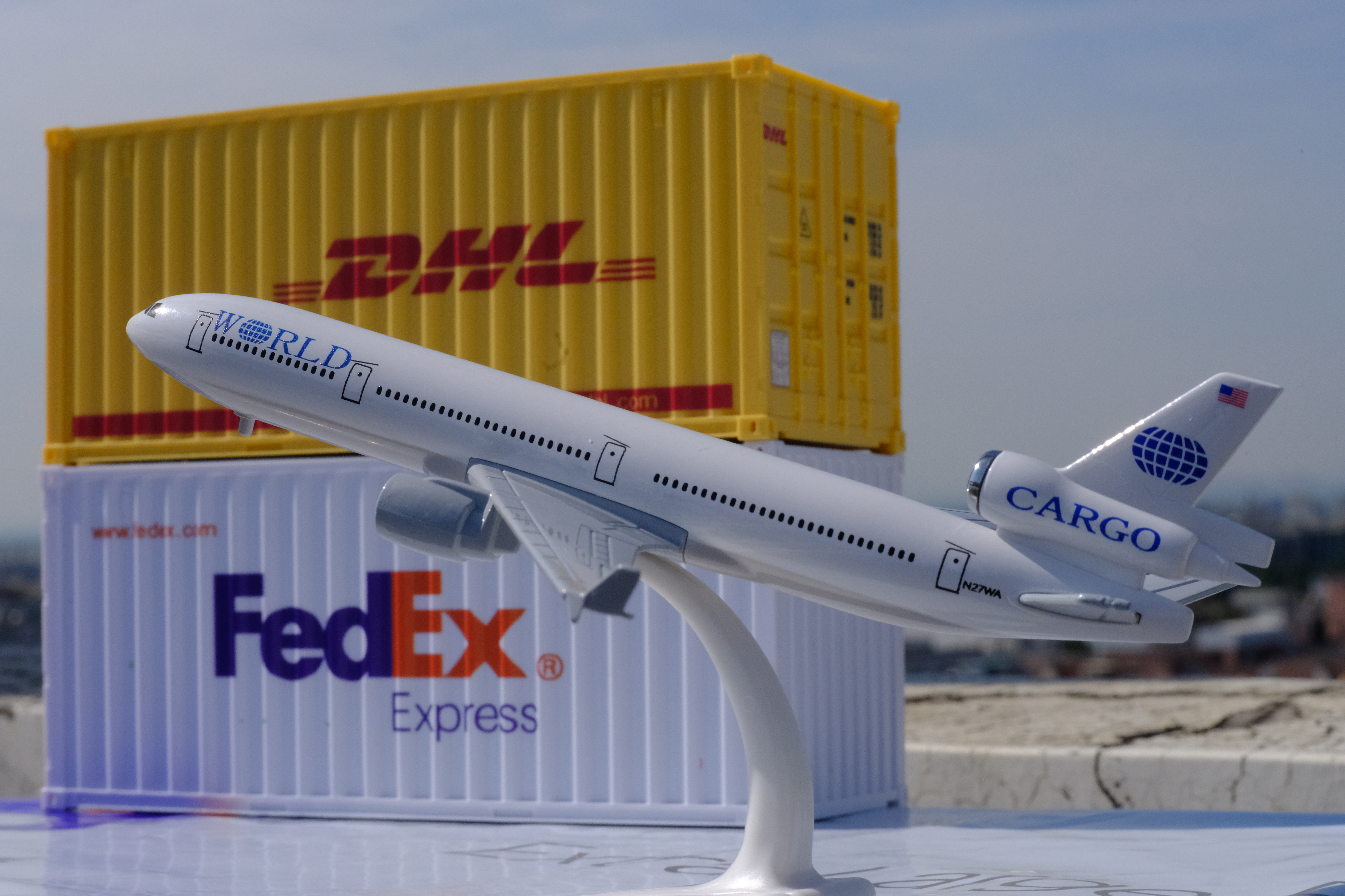 International Express Shipping Services to Martinique