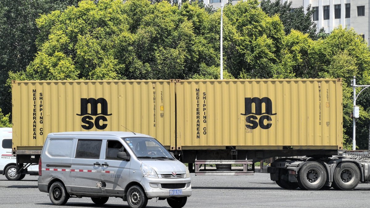 Container terminal in China &mdash; freight rates from China to Indonesia