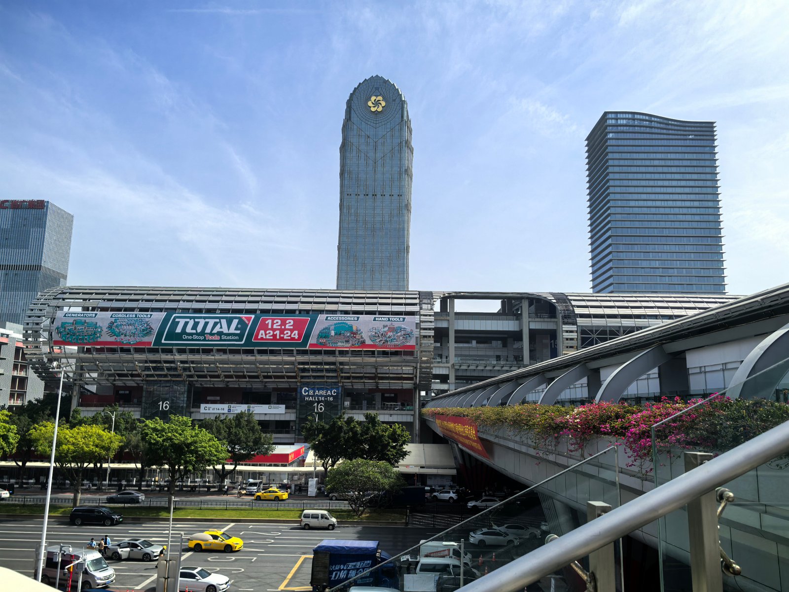freight forwarder at the Canton Fair Exhibition's Opening Day