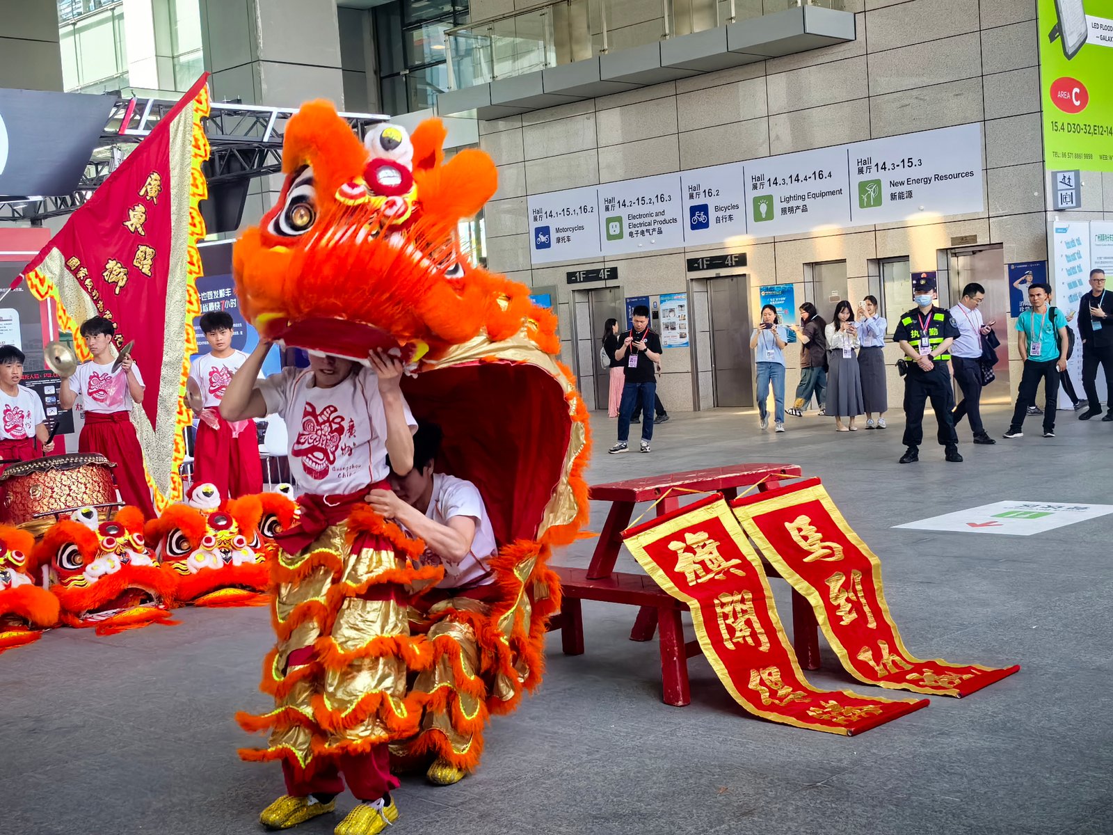 freight forwarder at the Canton Fair Exhibition's Opening Day