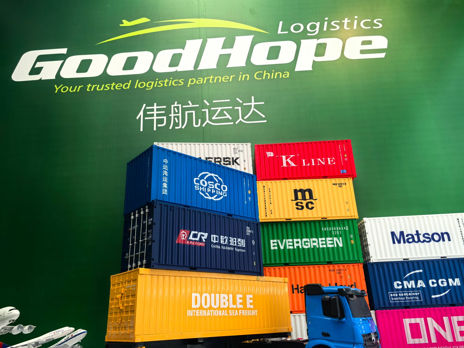 freight forwarder at the Canton Fair Exhibition's Opening Day