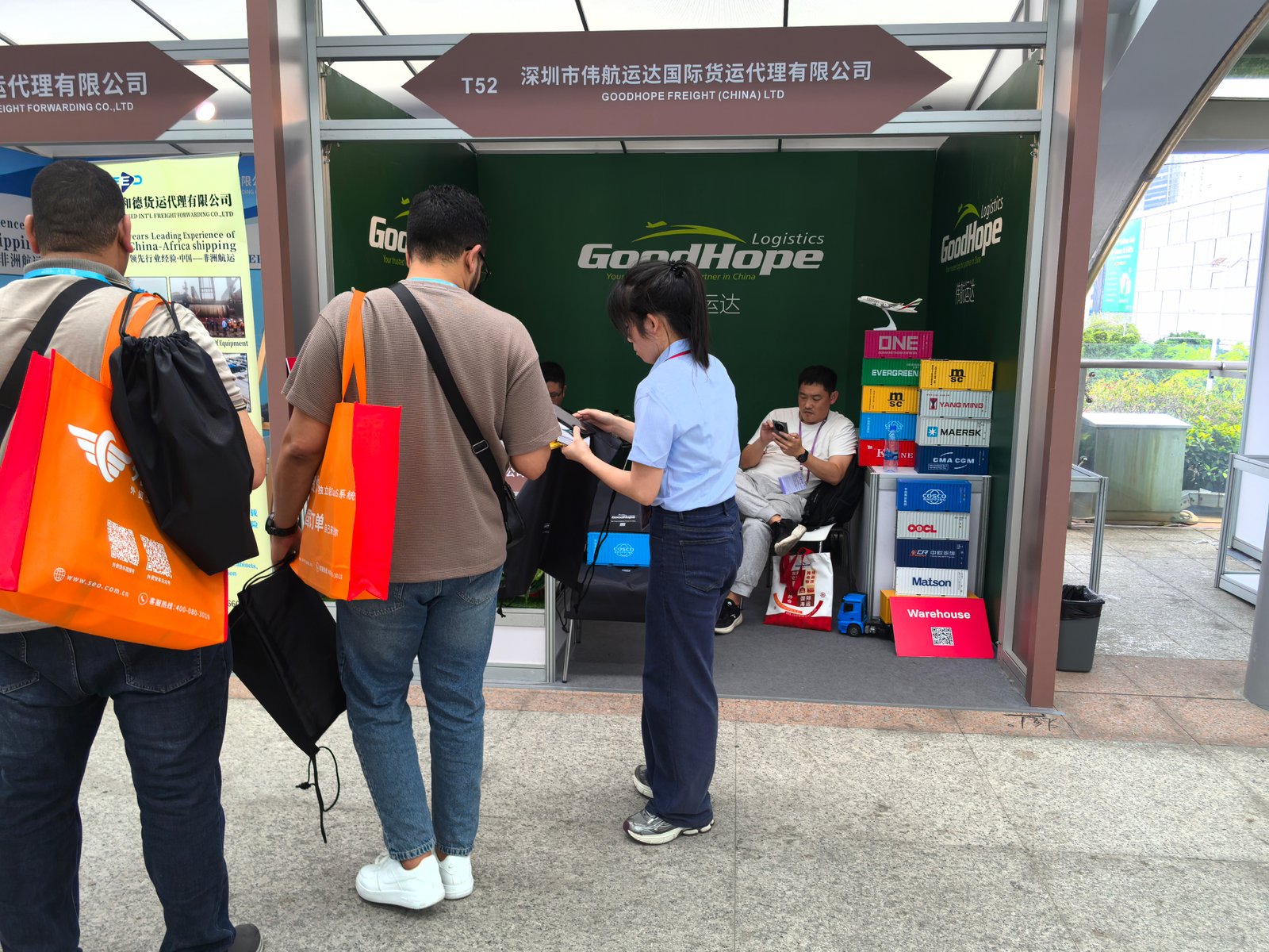 freight forwarder at the Canton Fair Exhibition's Opening Day