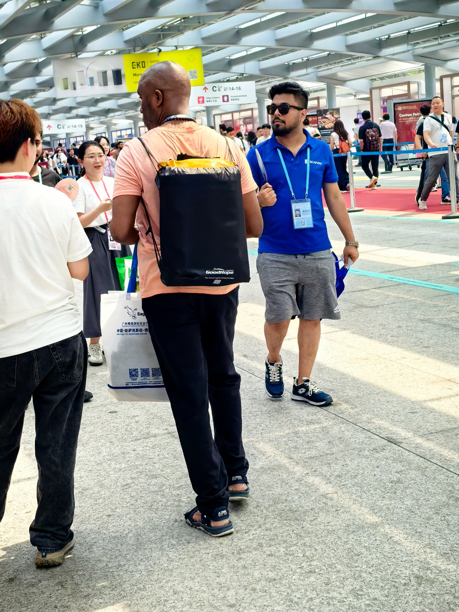 freight forwarder at the Canton Fair Exhibition's Opening Day