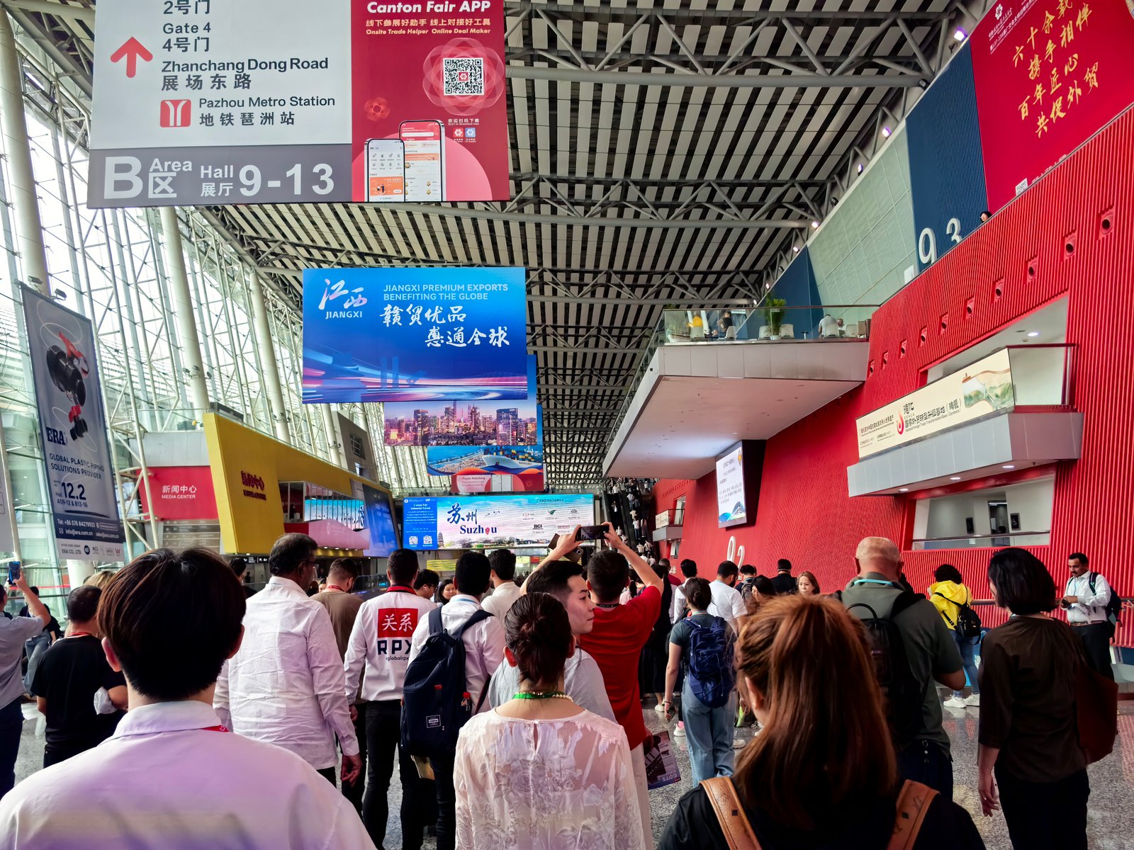 freight forwarder at the Canton Fair Exhibition's Opening Day