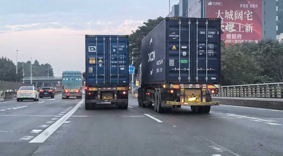 container truck crunch