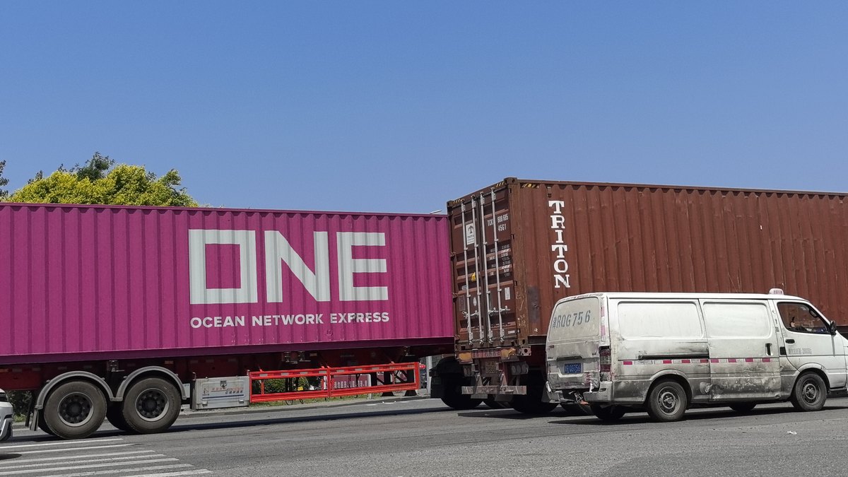 Container terminal in China &mdash; freight rates from China to Iraq