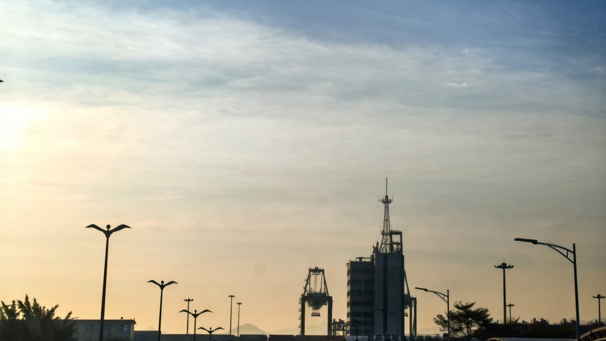 Container terminal in China &mdash; freight rates from China to Kuwait