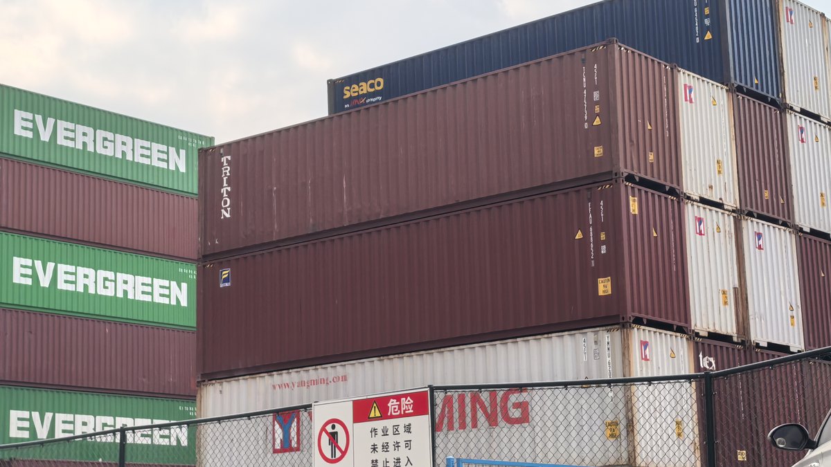 Maersk truck at Tianjin Port, China — dated FCL rate log for containers from China to Latvia