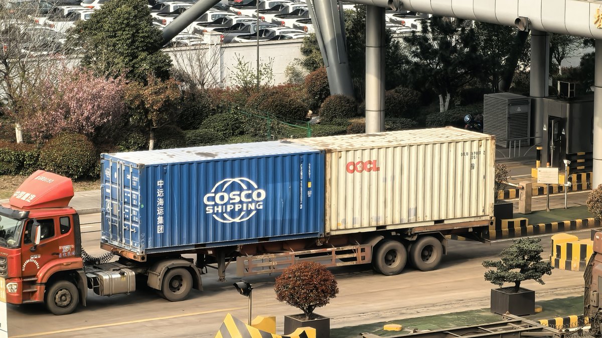 Container terminal in China &mdash; freight rates from China to Lebanon