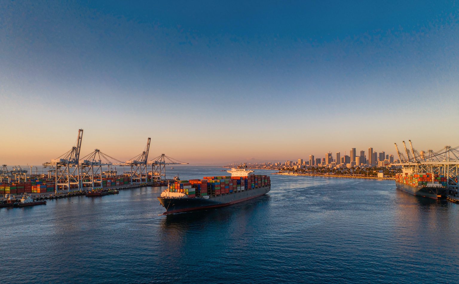 Container ship sailing between a Chinese container port and a United States port