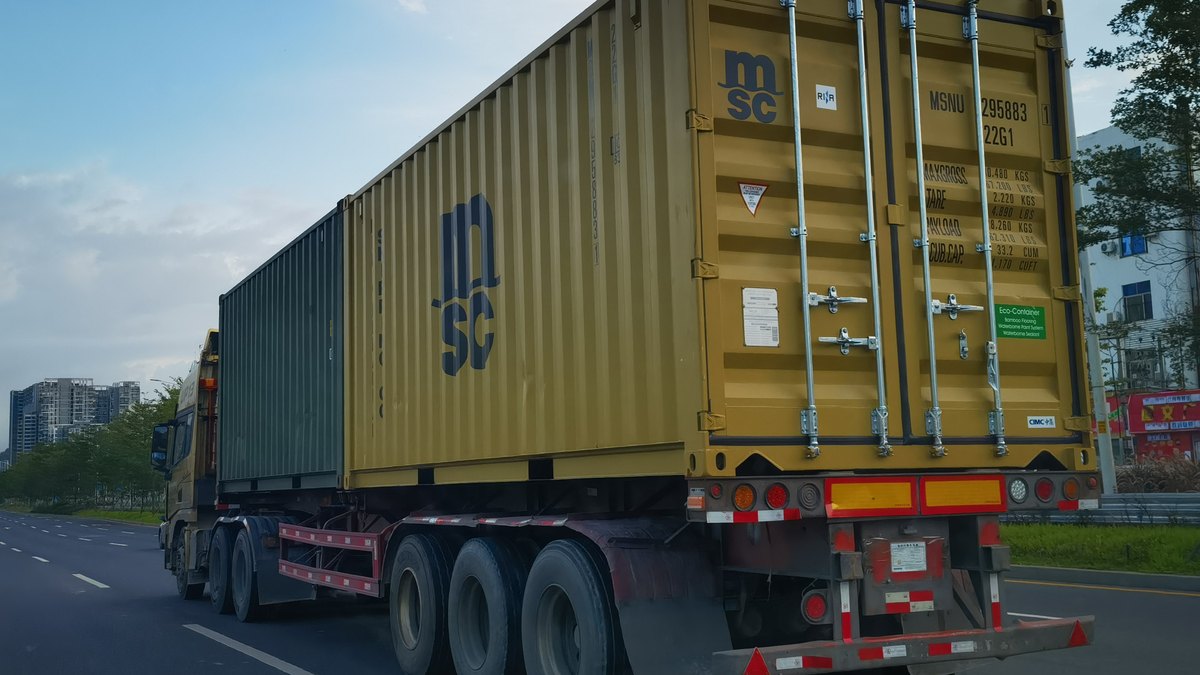 Container terminal in China &mdash; freight rates from China to Somalia