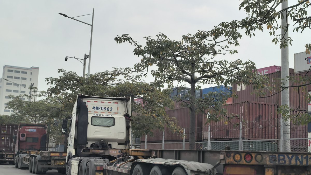 Container ship cranes at Tianjin Port, China — dated FCL rate log for containers from China to the United Kingdom